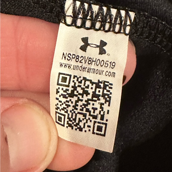 Under Armour Heat Gear Black And Gray Loose Fitting 1/4 Front Zipper Pullover. - Picture 7 of 7